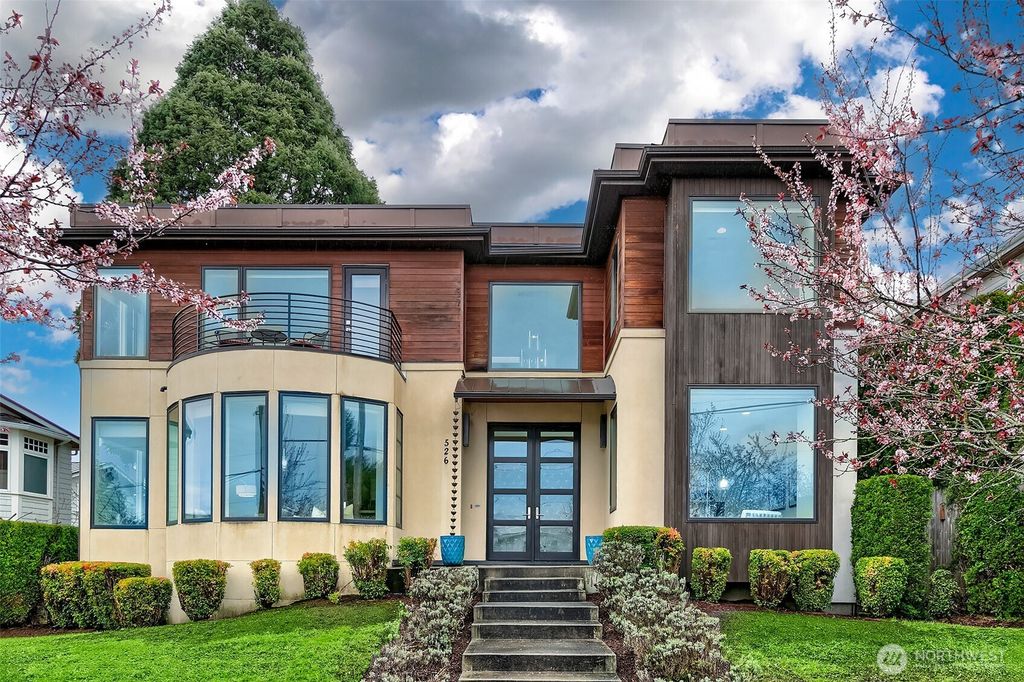526 14th Avenue W, Kirkland, WA 98033