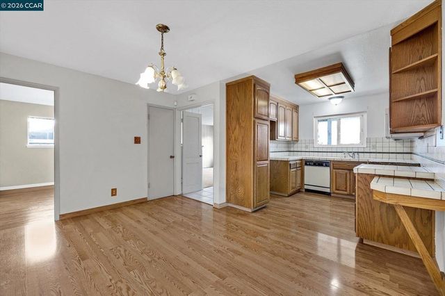 2075 Costa Ct, Pinole, CA 94564