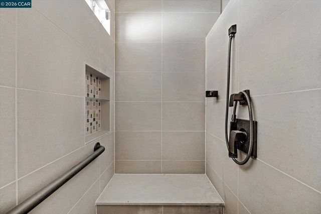 2075 Costa Ct, Pinole, CA 94564