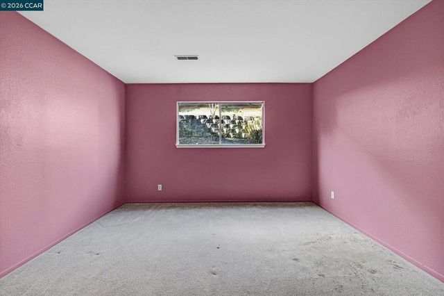 2075 Costa Ct, Pinole, CA 94564