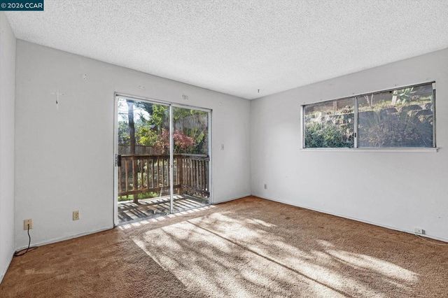 2075 Costa Ct, Pinole, CA 94564