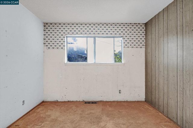 2075 Costa Ct, Pinole, CA 94564