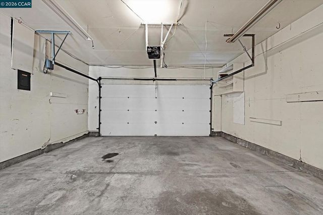 2075 Costa Ct, Pinole, CA 94564