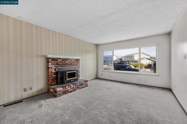 2075 Costa Ct, Pinole, CA 94564