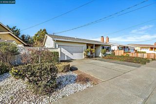 2075 Costa Ct, Pinole, CA 94564