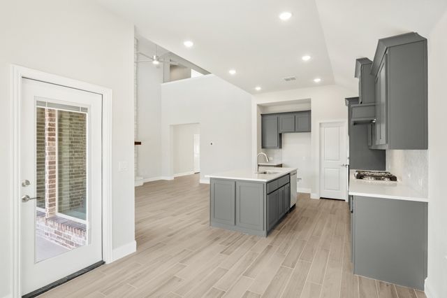 175 Creekside Drive, Sanger, TX 76266