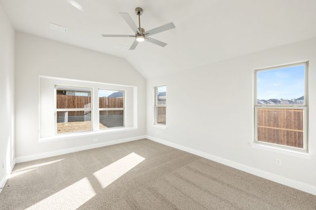 175 Creekside Drive, Sanger, TX 76266