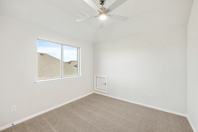 175 Creekside Drive, Sanger, TX 76266