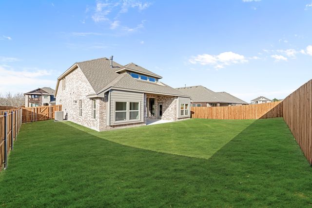 175 Creekside Drive, Sanger, TX 76266