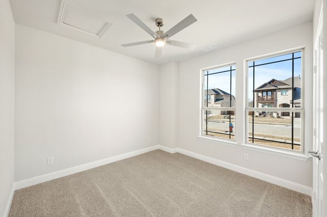 175 Creekside Drive, Sanger, TX 76266