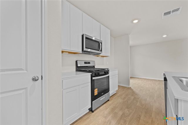 134 Langston Drive, Uhland, TX 78640