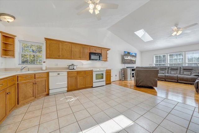 1146 Morehead AVE, Roanoke, VA 24013