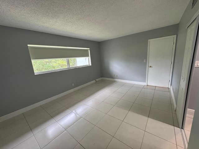 7797 Golf Circle Dr 304, Margate, FL 33063