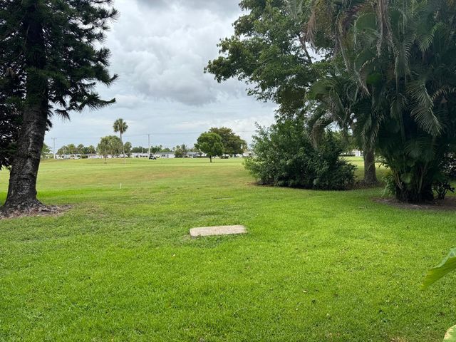 7797 Golf Circle Dr 304, Margate, FL 33063