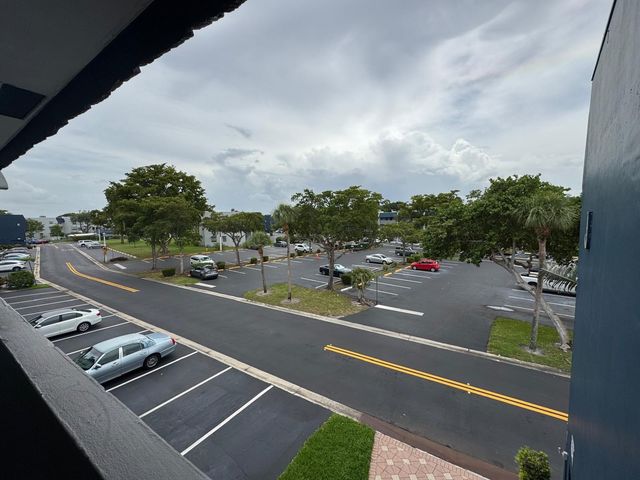 7797 Golf Circle Dr 304, Margate, FL 33063