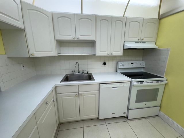 7797 Golf Circle Dr 304, Margate, FL 33063