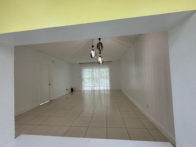 7797 Golf Circle Dr 304, Margate, FL 33063