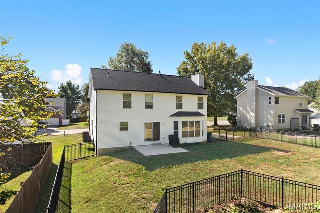 516 Highland View Drive, O'fallon, IL 62269