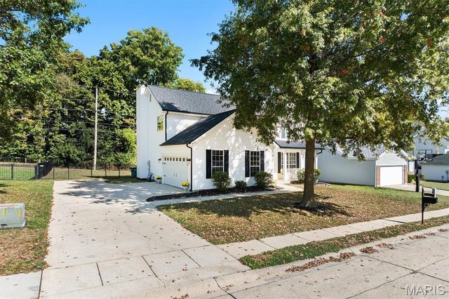 516 Highland View Drive, O'fallon, IL 62269
