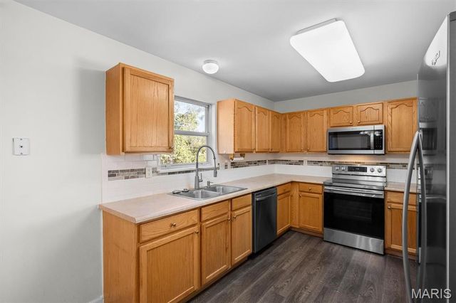 516 Highland View Drive, O'fallon, IL 62269