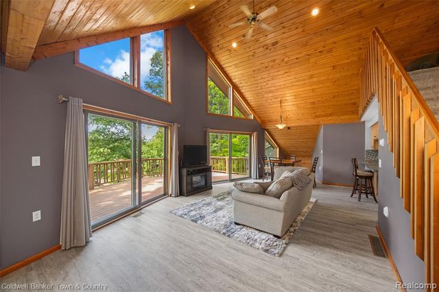 4583 Cornwell Lane, Whitmore Lake, MI 48189