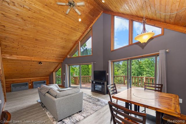 4583 Cornwell Lane, Whitmore Lake, MI 48189
