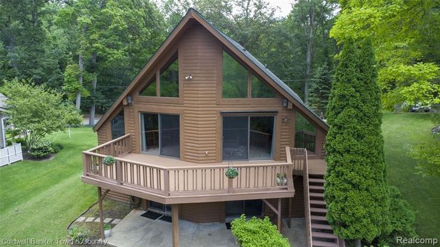 4583 Cornwell Lane, Whitmore Lake, MI 48189