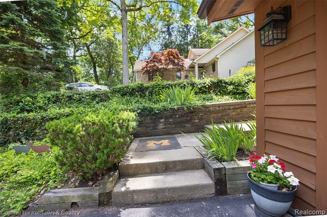 4583 Cornwell Lane, Whitmore Lake, MI 48189