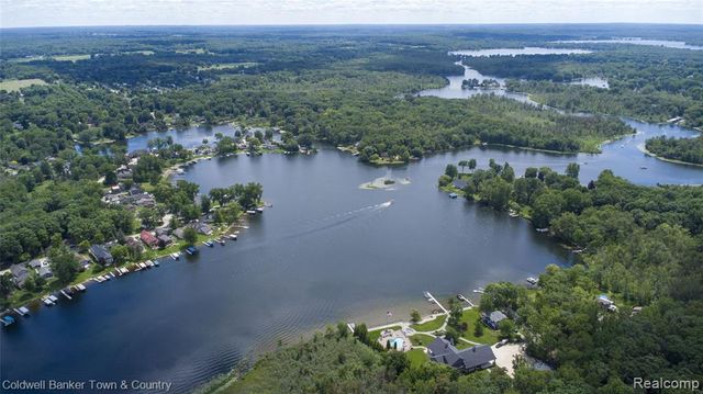 4583 Cornwell Lane, Whitmore Lake, MI 48189