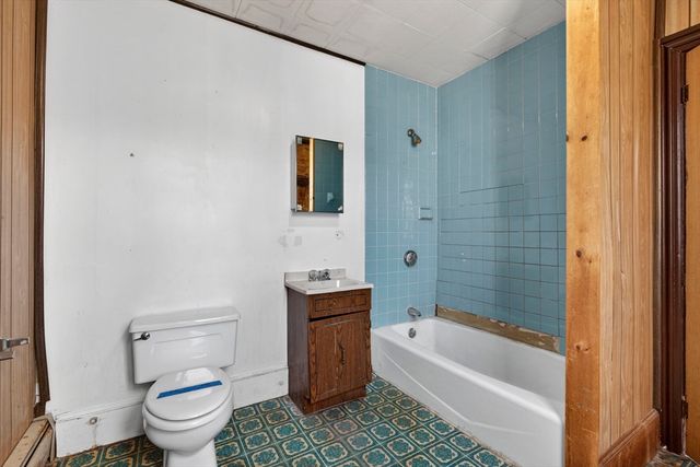 92 Bunker Hill St, Boston, MA 02129