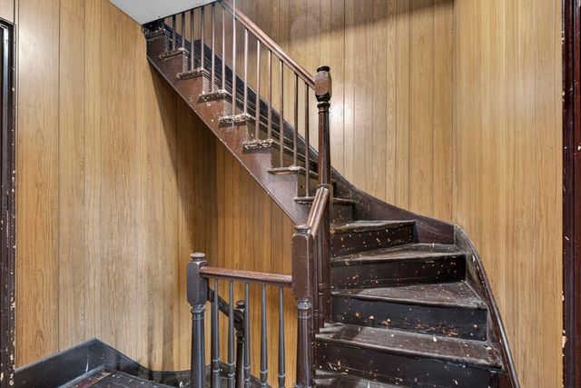 92 Bunker Hill St, Boston, MA 02129