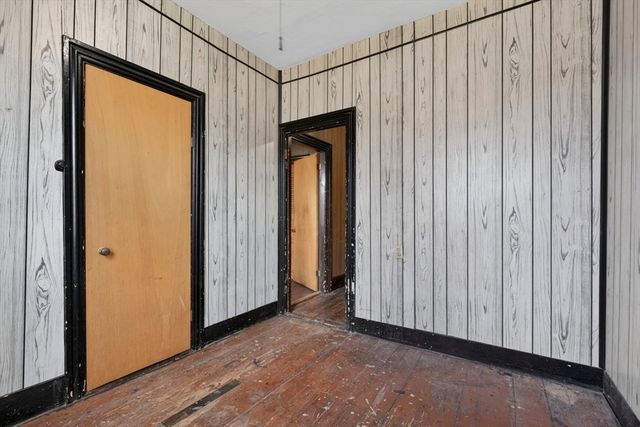 92 Bunker Hill St, Boston, MA 02129