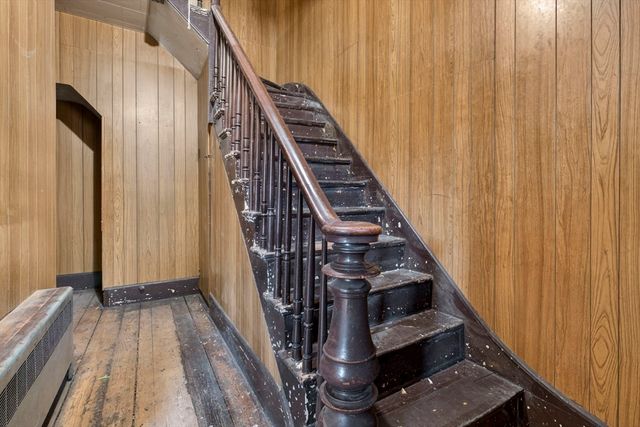 92 Bunker Hill St, Boston, MA 02129