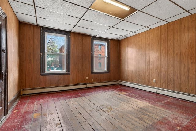 92 Bunker Hill St, Boston, MA 02129