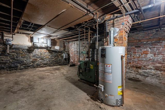 92 Bunker Hill St, Boston, MA 02129