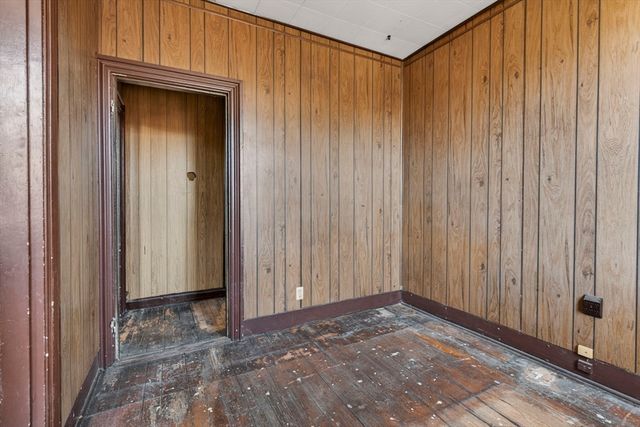 92 Bunker Hill St, Boston, MA 02129