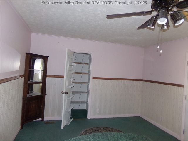2226 Harrison Avenue, St Albans, WV 25177