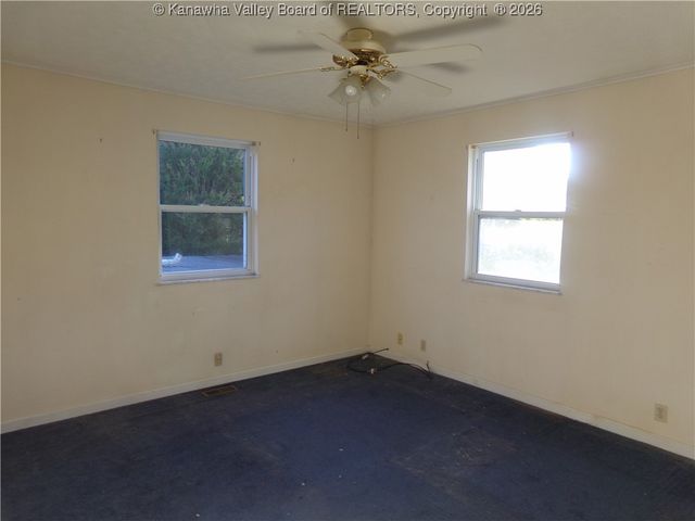 2226 Harrison Avenue, St Albans, WV 25177