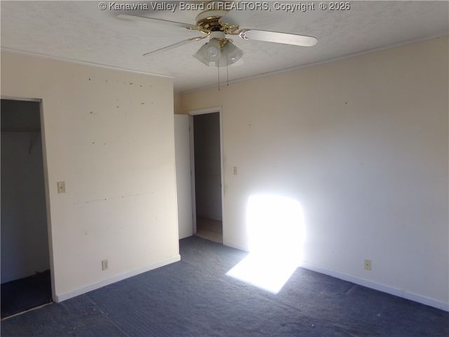 2226 Harrison Avenue, St Albans, WV 25177