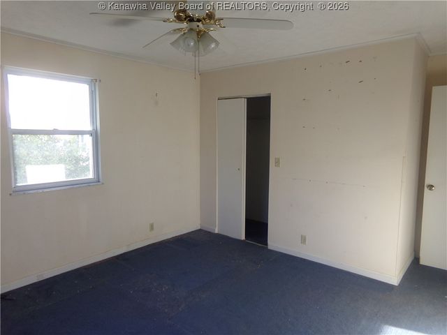 2226 Harrison Avenue, St Albans, WV 25177