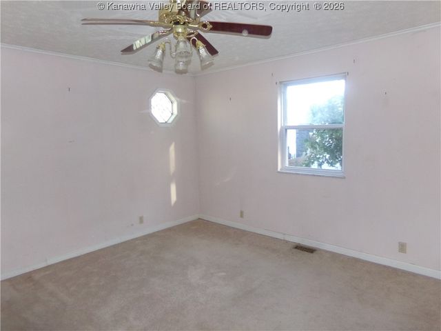 2226 Harrison Avenue, St Albans, WV 25177