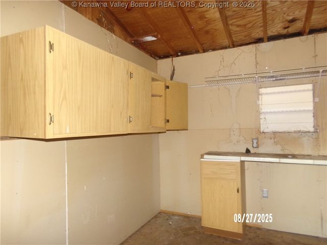 2226 Harrison Avenue, St Albans, WV 25177