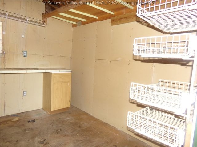 2226 Harrison Avenue, St Albans, WV 25177