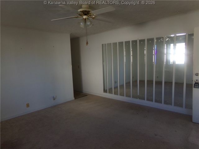 2226 Harrison Avenue, St Albans, WV 25177