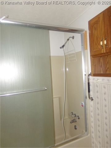 2226 Harrison Avenue, St Albans, WV 25177