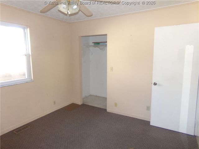 2226 Harrison Avenue, St Albans, WV 25177