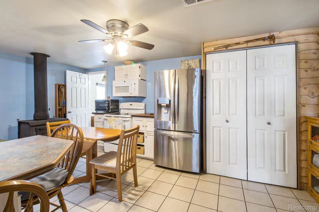 5037 W Court Street, Flint, MI 48532