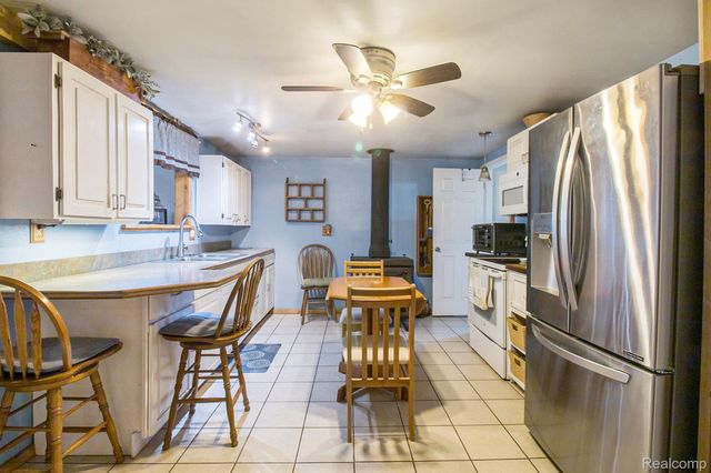 5037 W Court Street, Flint, MI 48532