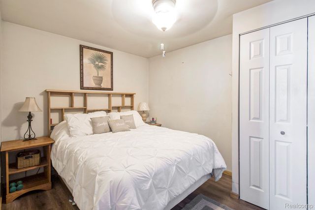 5037 W Court Street, Flint, MI 48532