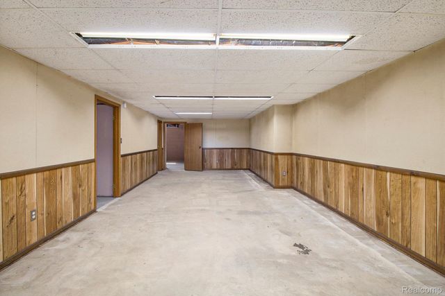 5037 W Court Street, Flint, MI 48532